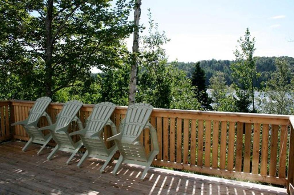 Lanes Riverhouse Inn & Cottages Montague Værelse billede